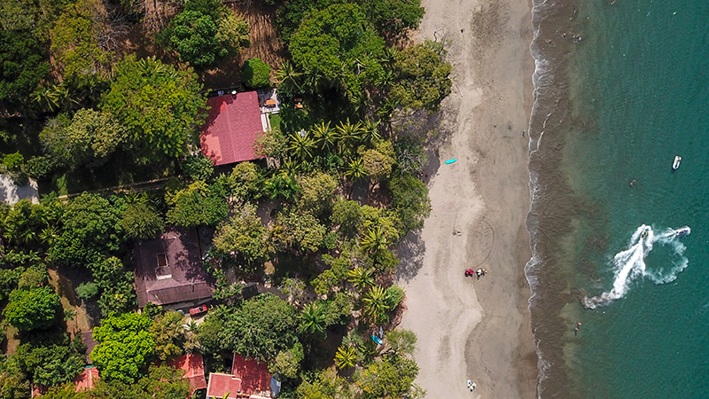 Foreign buyer comparing personal ownership and SRL ownership for property in Costa Rica